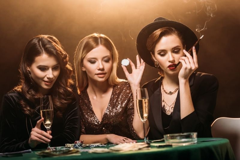 Antarmuka mobile betting di smartphone dengan akses menu mudah dan fitur lengkap